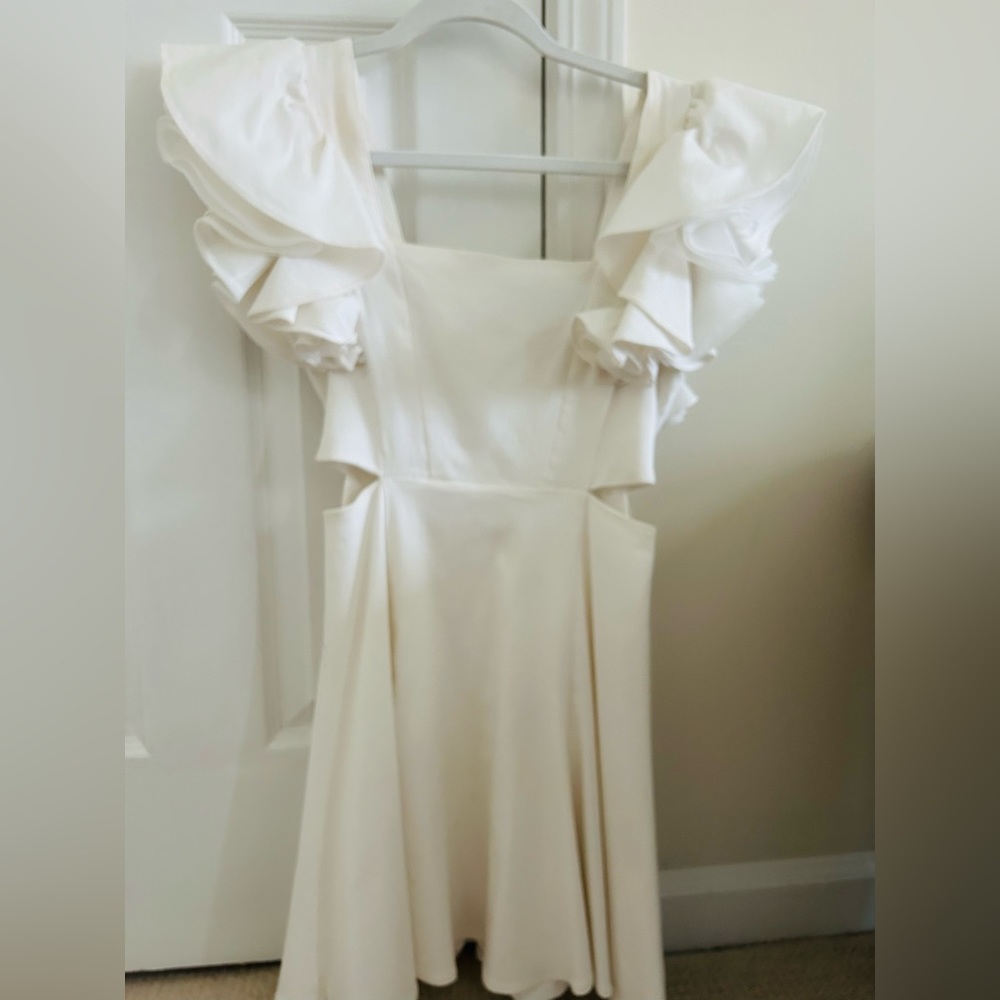 Amazing white dress perfect for beach or any occasion